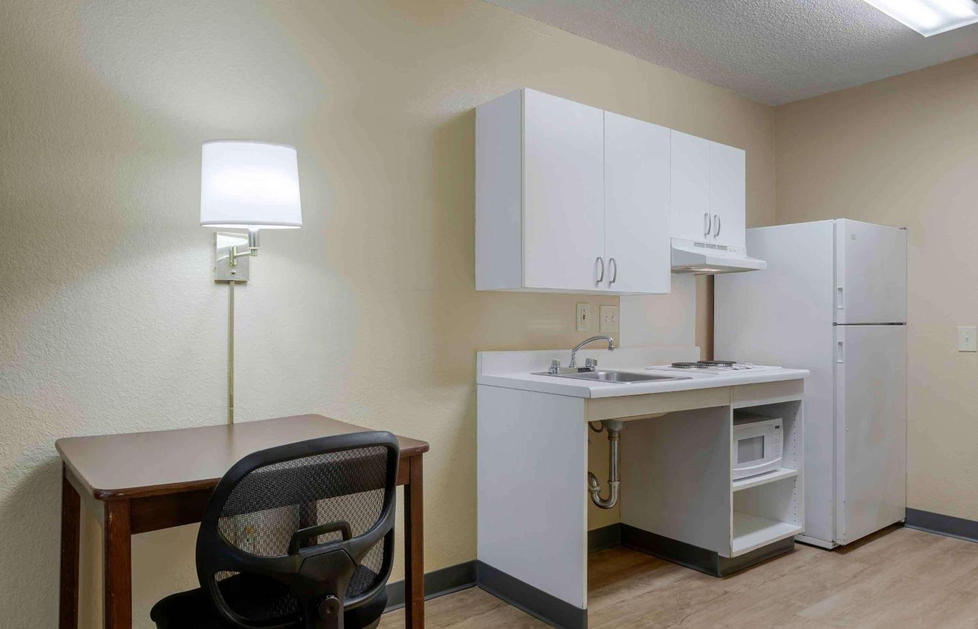 Extended Stay America Suites - Atlanta - Marietta - Powers Ferry Rd Sandy Springs Eksteriør bilde
